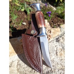 Couteau de Chasse Chipaway Lame Acier 3Cr13 Manche Os Etui Cuir Frost Cutlery FCW935BRN - Livraison Gratuite